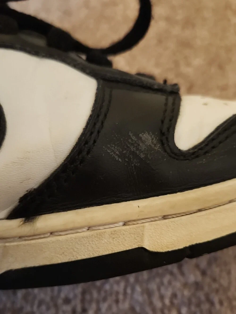 Nike Youth Black and White Low-Top Sneakers, 6.5Y